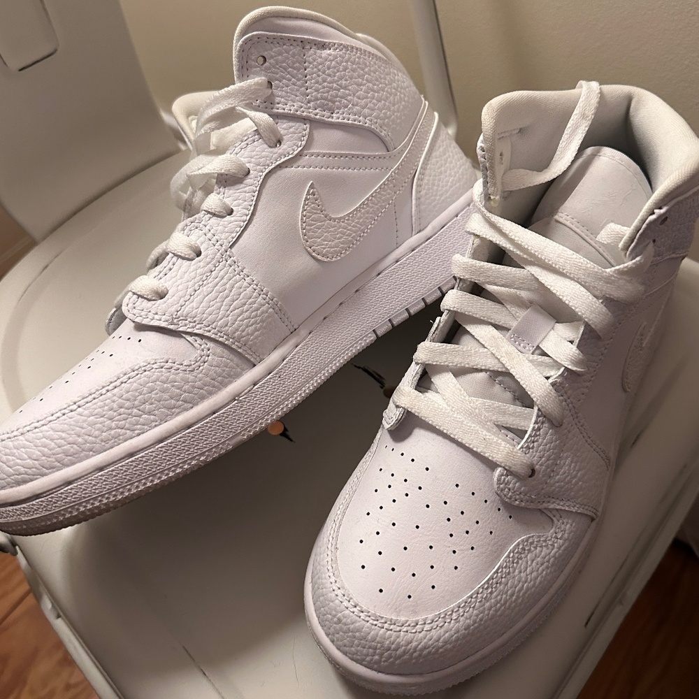 Nike Jordan Mid size 7 GS